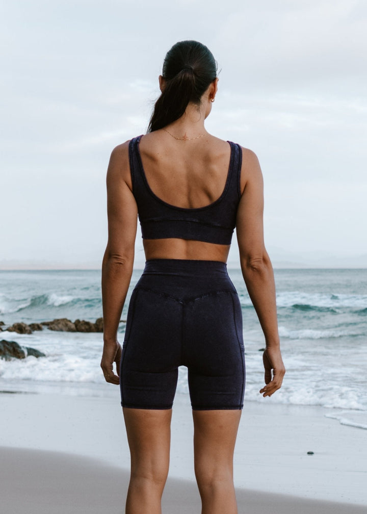 black bike shorts with side pockets
