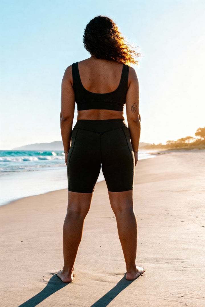 Sccop Crop Back view Black