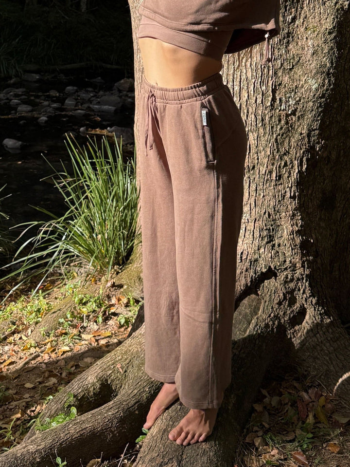 hemp wide leg jogger in shiitake